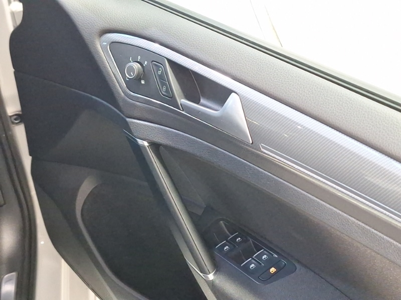 Used Volkswagen Golf 2019 for sale - 77610981: Photo 14