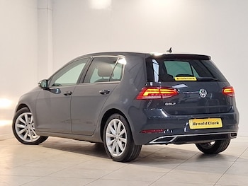 Used Volkswagen Golf 2018 for sale - 77095124: Photo