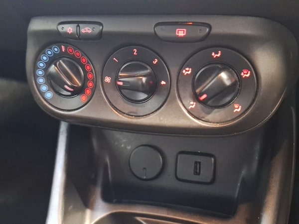 Used Vauxhall Corsa 2016 for sale - 76165820: Photo 18