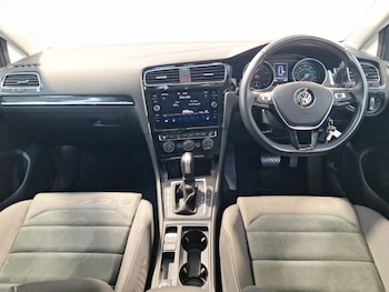 Used Volkswagen Golf 2020 for sale - 75640475: Photo
