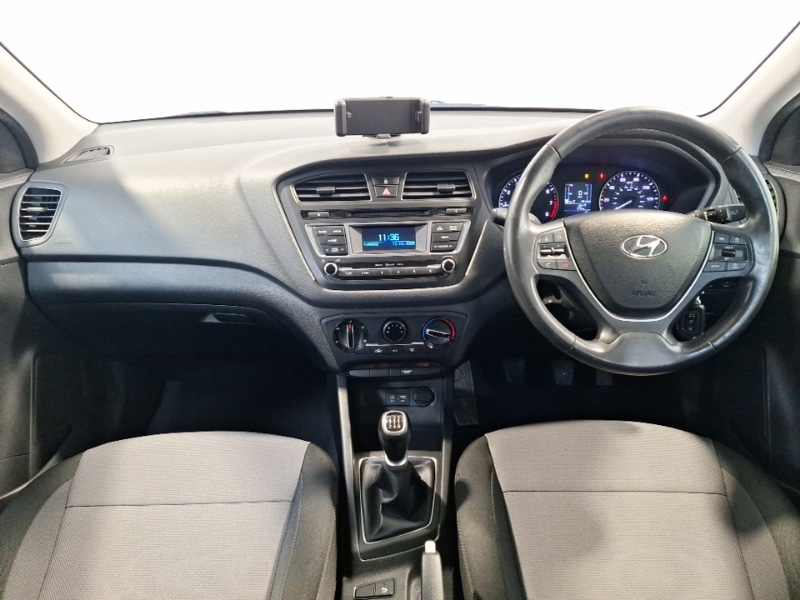 Used Hyundai i20 2017 for sale - 77969321: Photo 2