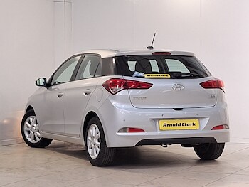 Used Hyundai i20 2017 for sale - 77969321: Photo
