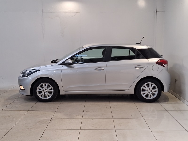 Used Hyundai i20 2017 for sale - 77969321: Photo 4