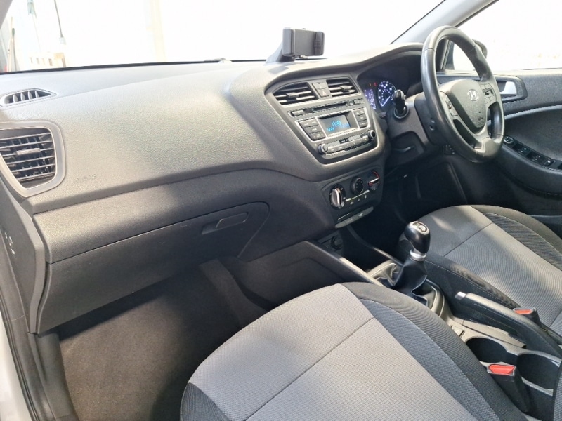 Used Hyundai i20 2017 for sale - 77969321: Photo 5