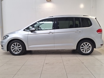 Used Volkswagen Touran 2016 for sale - 79480821: Photo