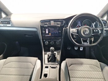 Used Volkswagen Golf 2018 for sale - 76478674: Photo