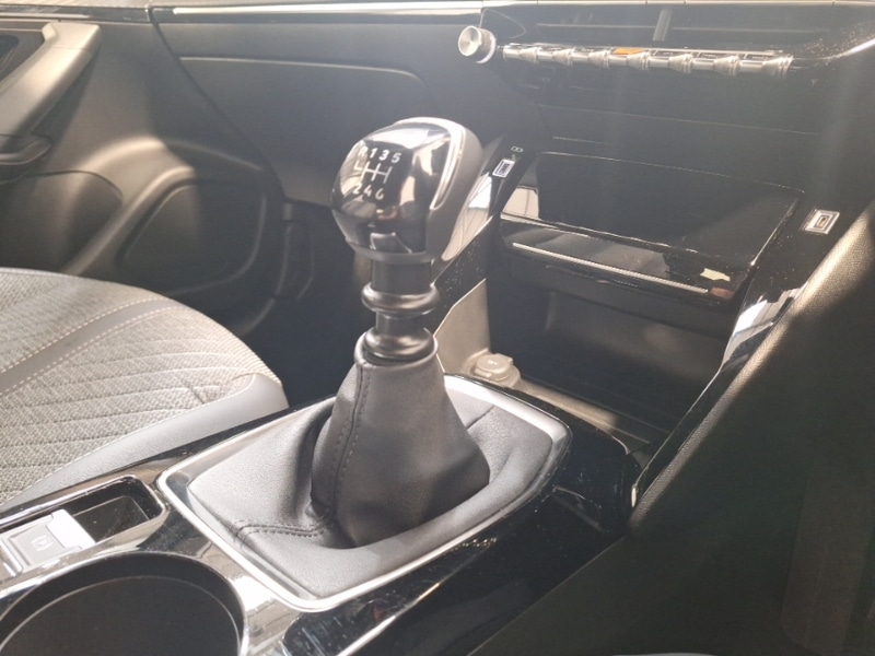 Used Peugeot 2008 2023 for sale - 76244353: Photo 11