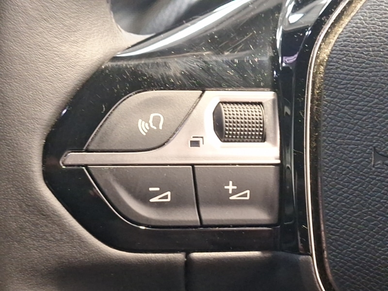 Used Peugeot 2008 2023 for sale - 76244353: Photo 15