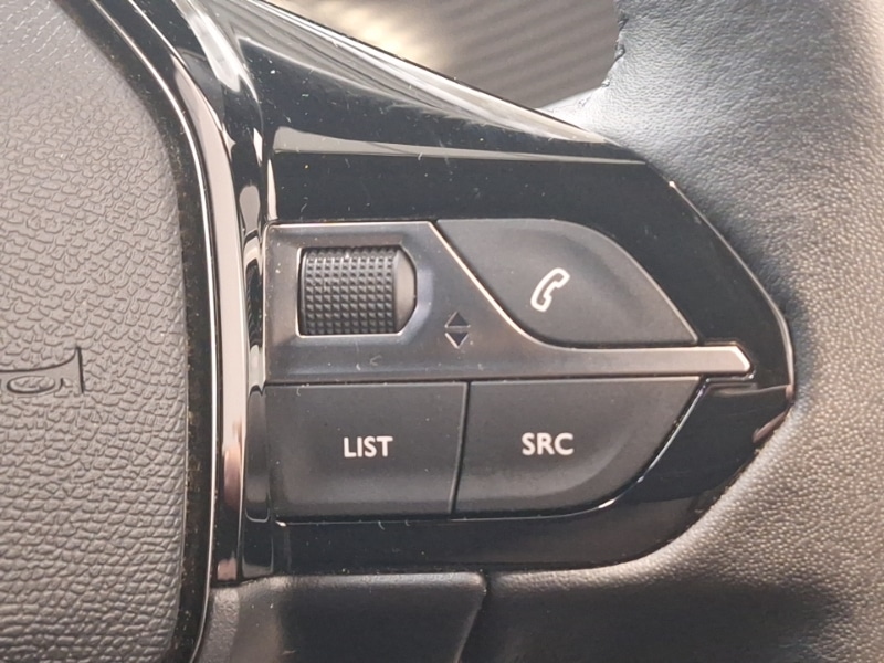 Used Peugeot 2008 2023 for sale - 76244353: Photo 16
