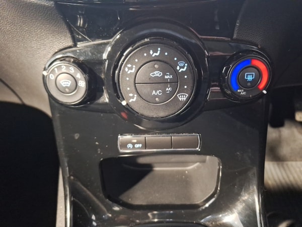 Used Ford Fiesta 2015 for sale - 76297909: Photo 18
