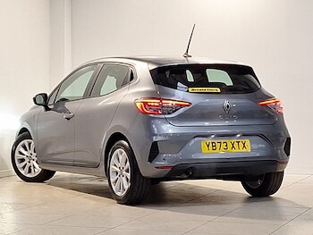 Used Renault Clio 2024 for sale - 77652368: Photo