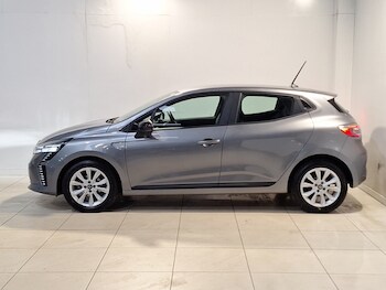 Used Renault Clio 2024 for sale - 77652368: Photo