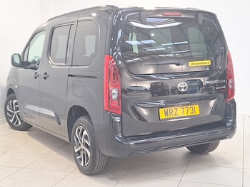 Used Toyota PROACE CITY Verso 2025 for sale - 76639378: Photo