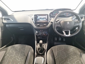Used Peugeot 2008 2016 for sale - 75695650: Photo