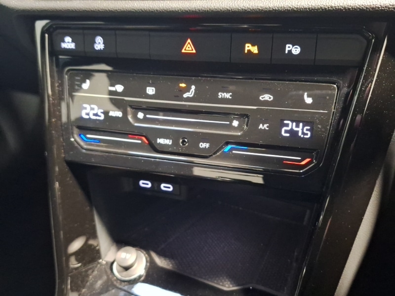 Used Volkswagen T-Roc 2022 for sale - 77304208: Photo 16