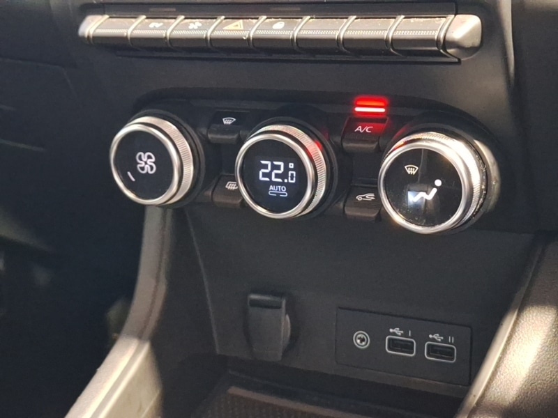 Used Renault Captur 2023 for sale - 76860382: Photo 19