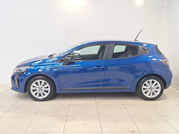 Used Renault Clio 2025 for sale - 79020560: Photo