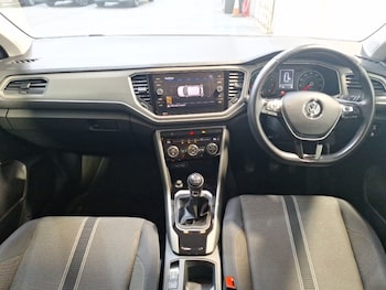 Used Volkswagen T-Roc 2020 for sale - 78928682: Photo