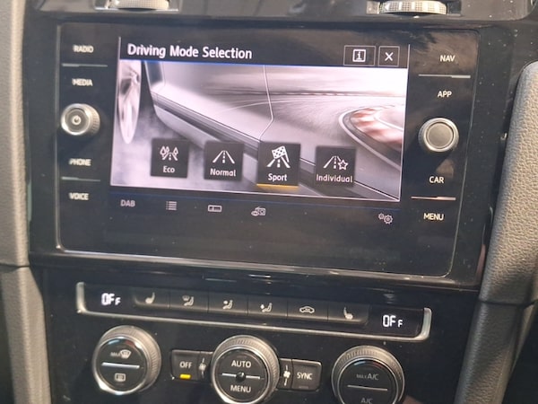 Used Volkswagen Golf 2019 for sale - 74856054: Photo 18