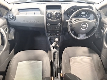 Used Dacia Duster 2017 for sale - 76199338: Photo 2