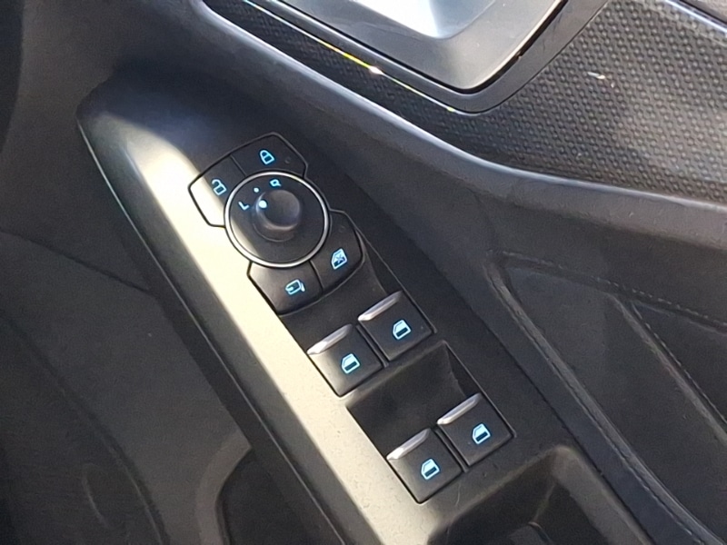 Used Ford Focus 2023 for sale - 76885477: Photo 14