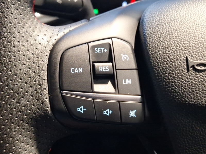 Used Ford Focus 2023 for sale - 76885477: Photo 17