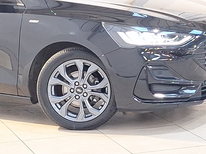 Used Ford Focus 2023 for sale - 76885477: Photo 9