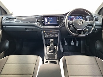 Used Volkswagen T-Roc 2019 for sale - 78791085: Photo