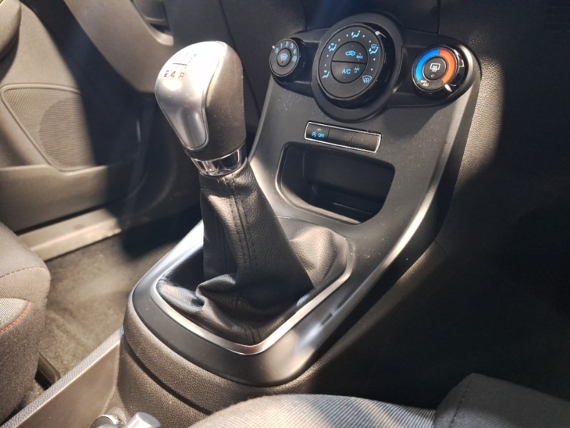 Used Ford Fiesta 2017 for sale - 76970180: Photo 11