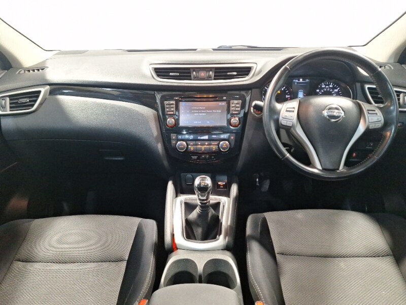 Used Nissan Qashqai 2017 for sale - 76533007: Photo 2