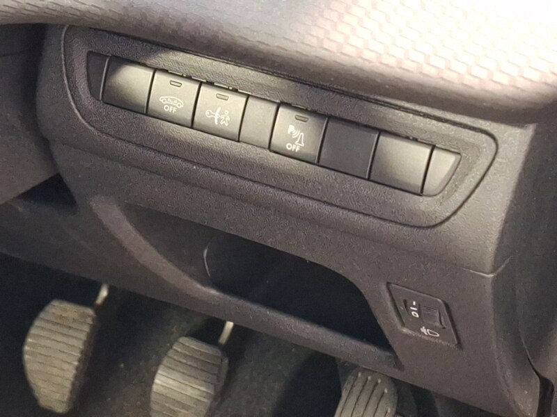 Used Peugeot 2008 2017 for sale - 78126258: Photo 15