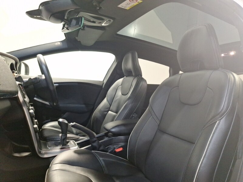 Used Volvo V40 2018 for sale - 77278144: Photo 14