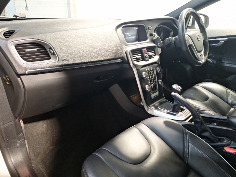 Used Volvo V40 2018 for sale - 77278144: Photo 5