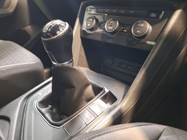 Used Volkswagen Tiguan 2018 for sale - 76135332: Photo 11