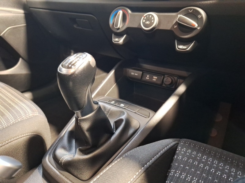 Used Kia Stonic 2020 for sale - 76897585: Photo 11