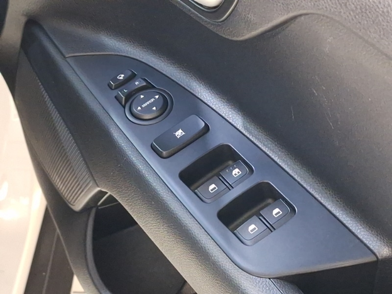 Used Kia Stonic 2020 for sale - 76897585: Photo 14