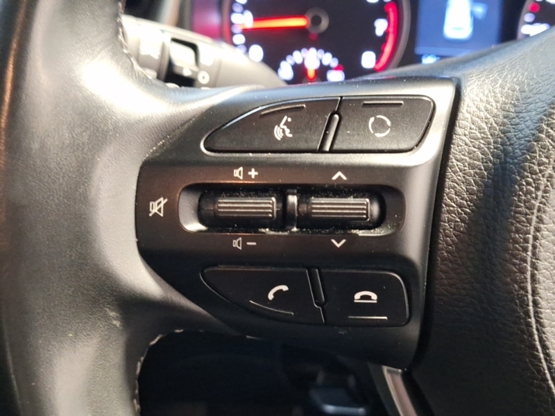 Used Kia Stonic 2020 for sale - 76897585: Photo 16