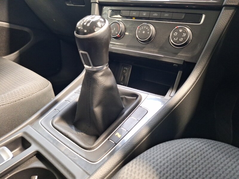 Used Volkswagen Golf 2017 for sale - 77644488: Photo 11