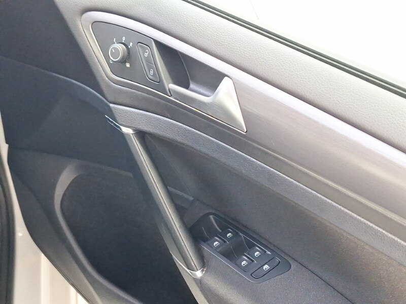 Used Volkswagen Golf 2017 for sale - 77644488: Photo 14