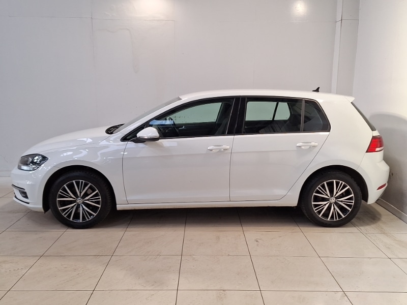 Used Volkswagen Golf 2017 for sale - 77644488: Photo 4