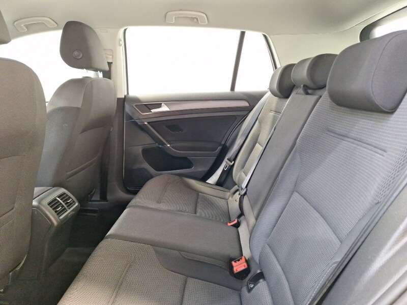 Used Volkswagen Golf 2017 for sale - 77644488: Photo 6