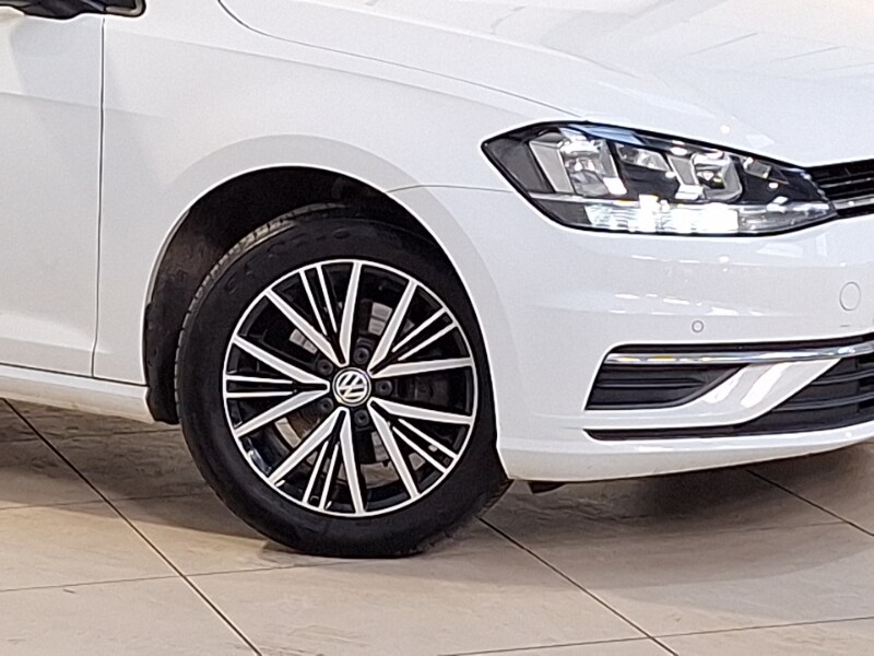 Used Volkswagen Golf 2017 for sale - 77644488: Photo 9