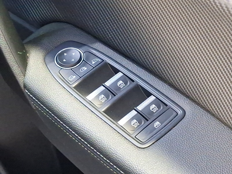 Used Renault Captur 2024 for sale - 77178460: Photo 14