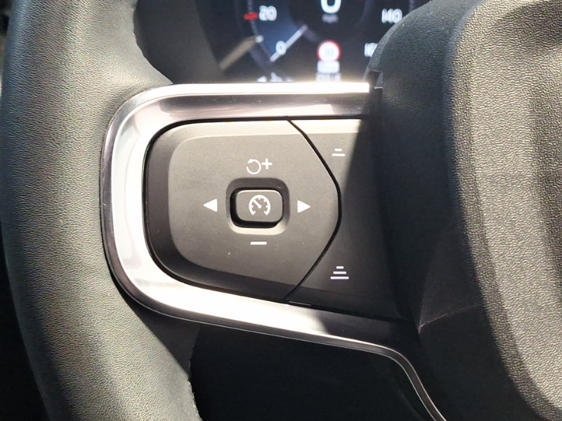 Used Volvo XC40 2023 for sale - 78079931: Photo 15