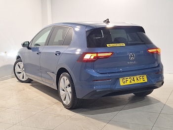 Used Volkswagen Golf 2024 for sale - 77197567: Photo