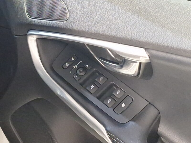 Used Volvo V40 2018 for sale - 77689762: Photo 15