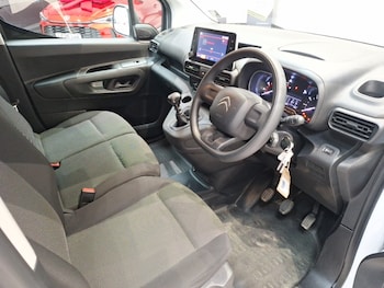 Used Citroen Berlingo 2024 for sale - 79573536: Photo