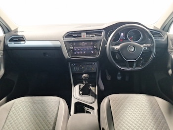 Used Volkswagen Tiguan 2019 for sale - 76183468: Photo 2