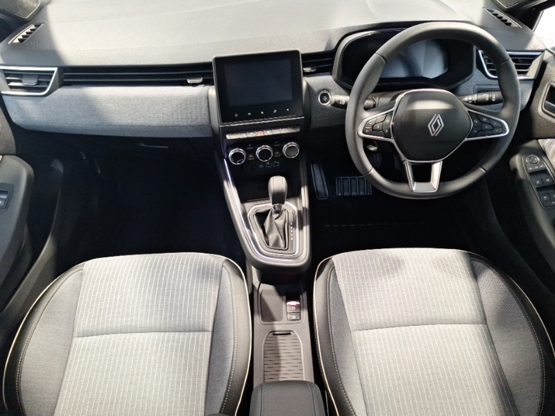 Used Renault Clio 2025 for sale - 76301710: Photo 2