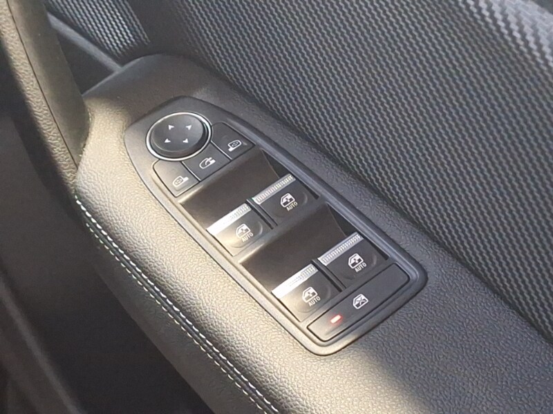 Used Renault Captur 2023 for sale - 77352632: Photo 14